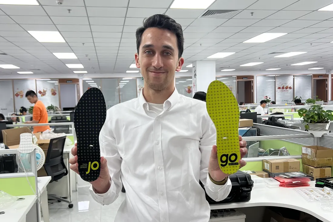 The two JOGO insoles, left and right
